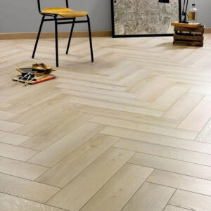 un-parquet-blond-facon-chevron